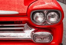 headlight-retro-car-raindrops_144130-13