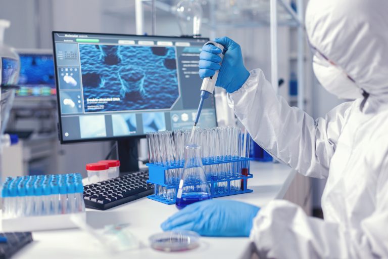 تکنسین آزمایشگاه